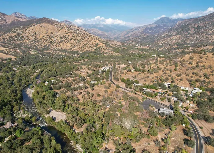 The Belle Sequoia Motel Rm9